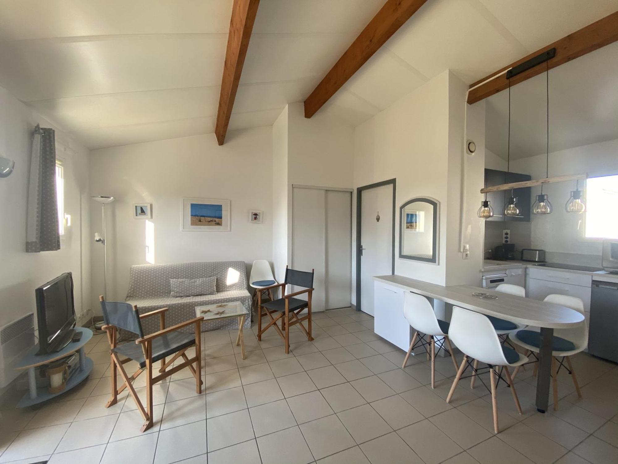 Maison Cosy Avec Piscine Partagee Le Chateau-d'Oleron Exterior photo